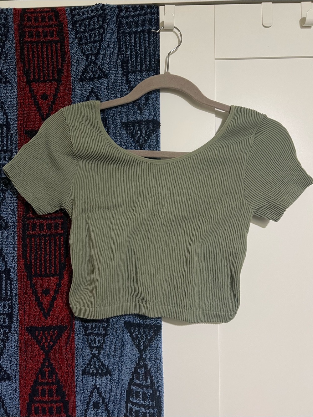 Ribbed Scoop Neck Olive Crop Top - Women's Casual